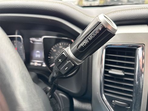 Used 2017 Nissan Titan PRO-4X image 17