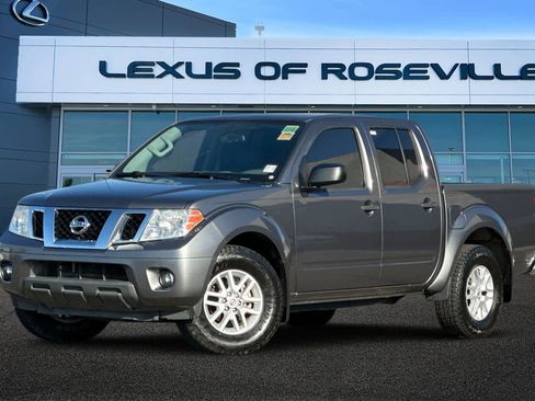 Used 2020 Nissan Frontier SV image 1