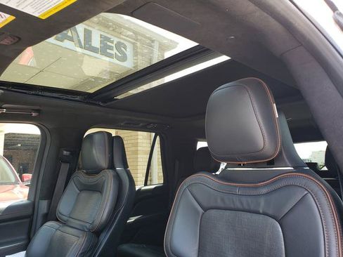Used 2022 Lincoln Navigator L Black Label AWD/4WD image 11