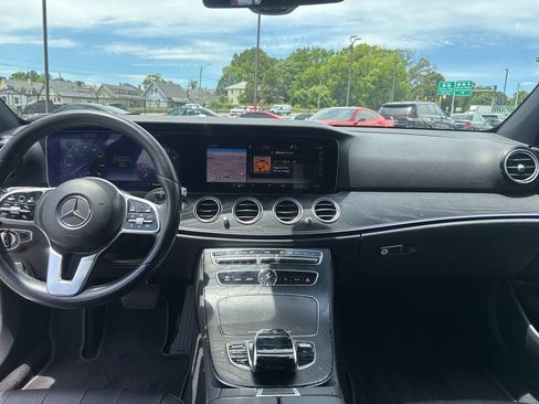 Used 2020 Mercedes-Benz E 350 Sedan image 38
