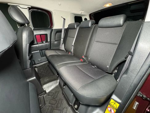 Used 2007 Toyota FJ Cruiser 4WD image 17