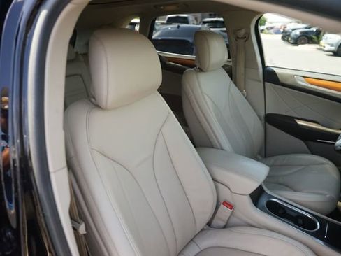 Used 2019 Lincoln MKC Select w/ Select Plus Package FWD image 20