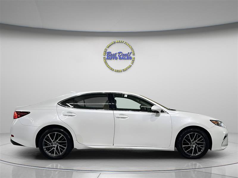 Used 2017 Lexus ES 350 w/ Navigation System Package FWD image 4