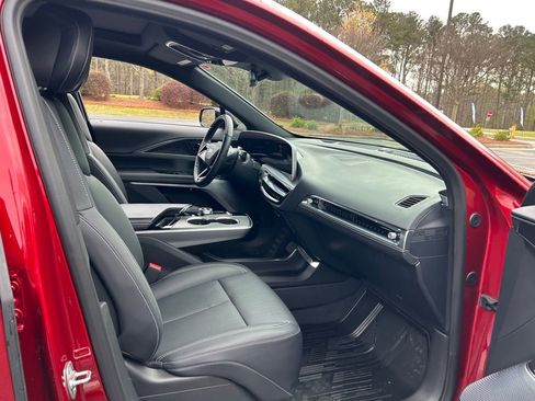 Used 2024 Cadillac Lyriq Sport image 41