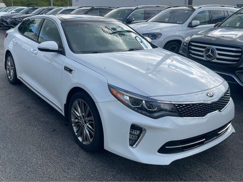 Used 2018 Kia Optima SX w/ Technology Package FWD image 3