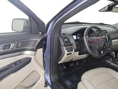 Used 2018 Ford Explorer XLT w/ Equipment Group 202A image 47