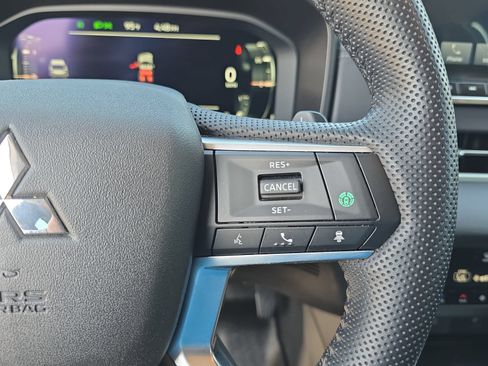 Used 2023 Mitsubishi Outlander SEL AWD/4WD image 15