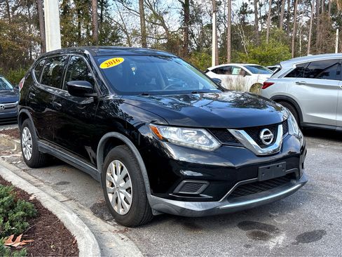 Used 2016 Nissan Rogue S image 11