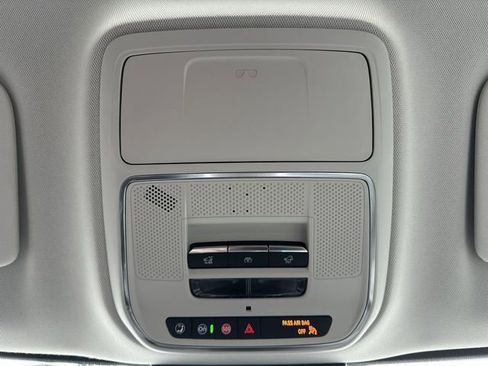 Used 2024 GMC Acadia Denali w/ Super Cruise Package image 35