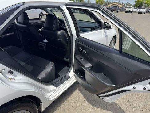 Used 2016 Toyota Camry SE image 17
