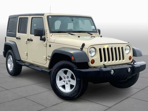 Used 2011 Jeep Wrangler Unlimited Sport image 2