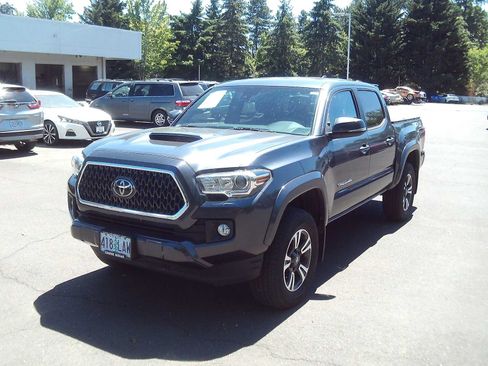 Used 2019 Toyota Tacoma TRD Sport AWD/4WD image 1
