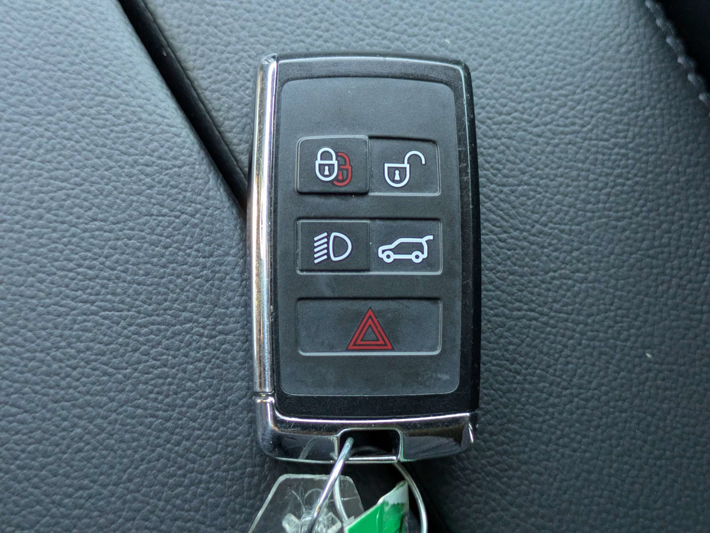 Used 2020 Land Rover Range Rover Evoque R-Dynamic SE AWD/4WD image 30