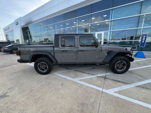 Used 2023 Jeep Gladiator Rubicon w/ Cold Weather Group AWD/4WD image 2