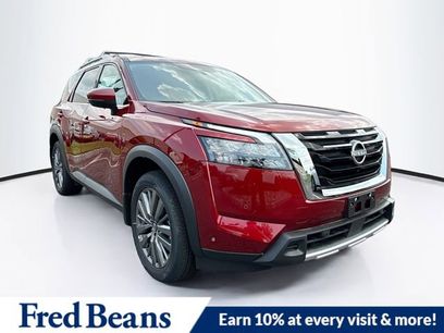 New 2025 Nissan Pathfinder SL w/ SL Premium Package