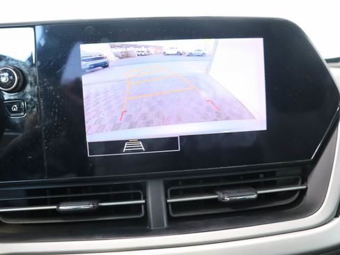 Used 2024 Chevrolet Trax LS w/ LS Convenience Package FWD image 11