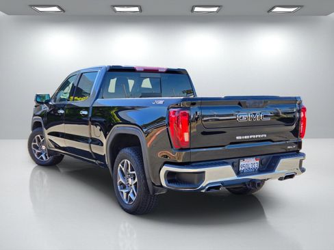 Used 2023 GMC Sierra 1500 SLT w/ SLT Premium Package AWD/4WD image 6
