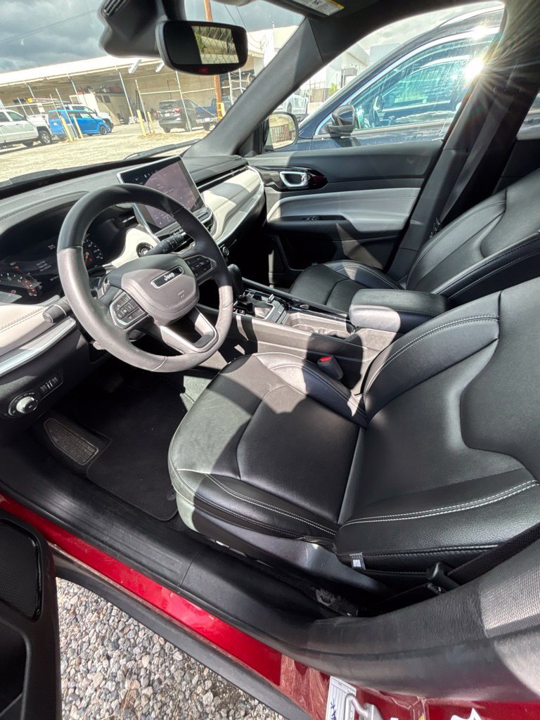 Used 2025 Jeep Compass Limited AWD/4WD image 8