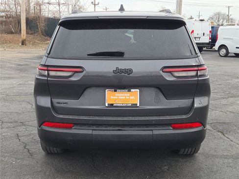 Used 2025 Jeep Grand Cherokee L Altitude image 16