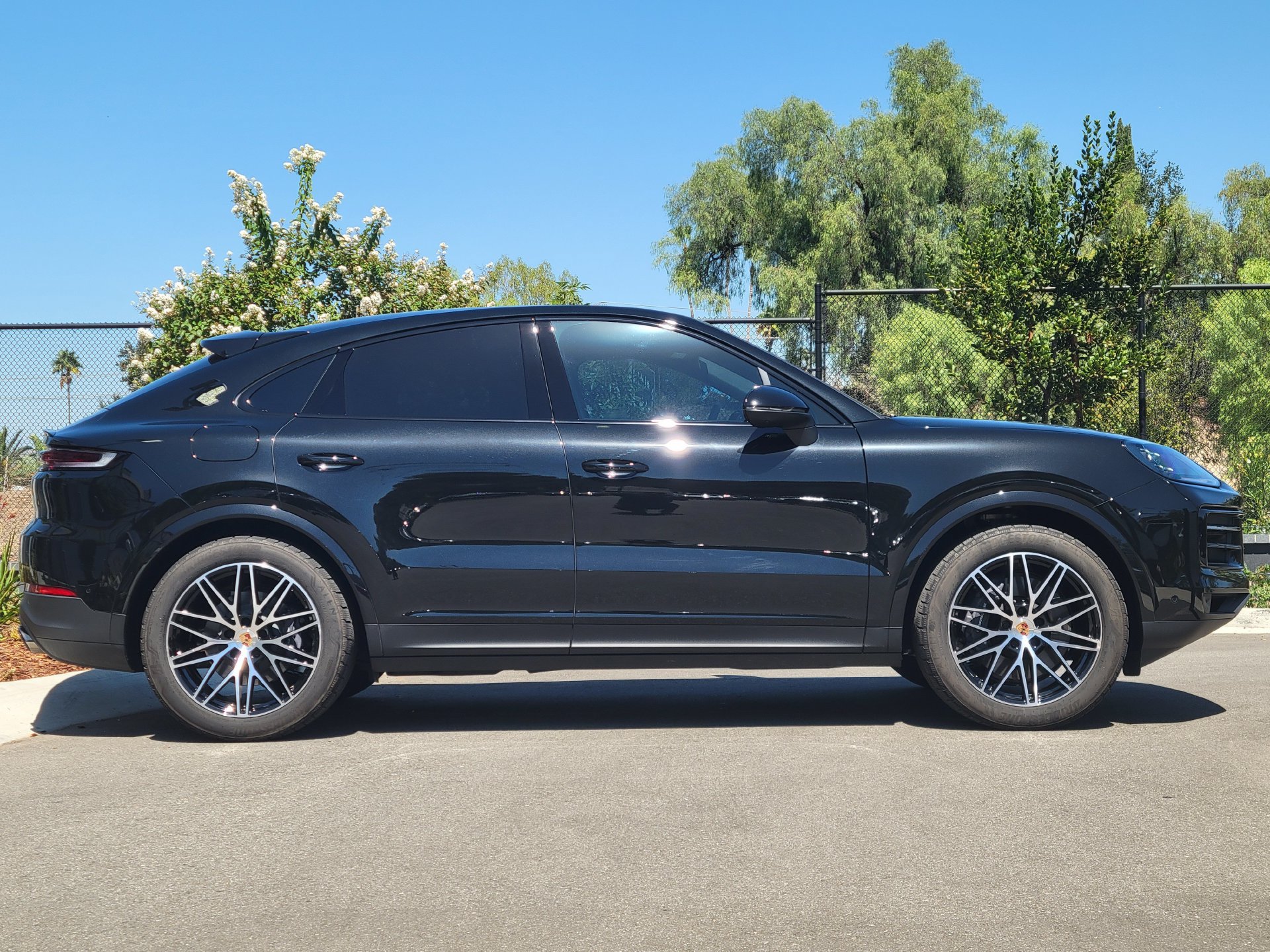 Certified 2026 Porsche Cayenne Coupe AWD/4WD image 8