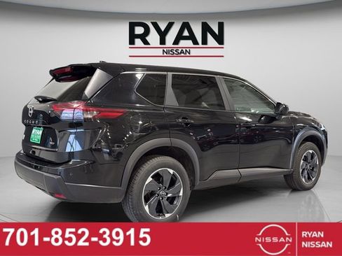 Certified 2025 Nissan Rogue SV image 17