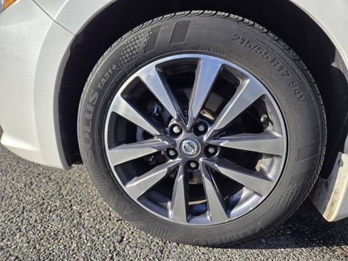 Used 2016 Nissan Altima 2.5 SV FWD image 15