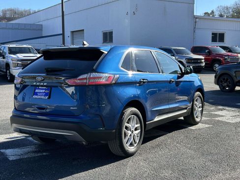 Used 2024 Ford Edge SEL image 3