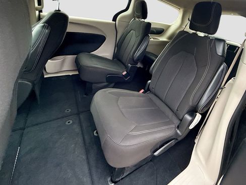 Used 2023 Chrysler Voyager LX FWD image 27