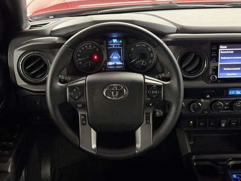 Used 2021 Toyota Tacoma TRD Off-Road w/ Technology Package AWD/4WD image 11