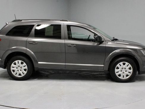 Used 2019 Dodge Journey SE w/ Connectivity Group FWD image 10