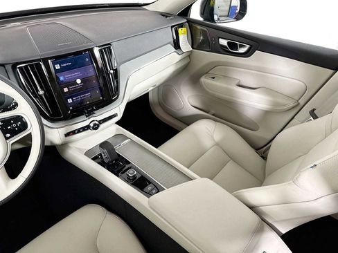 Used 2025 Volvo XC60 B5 Plus w/ Protection Package Premier image 22
