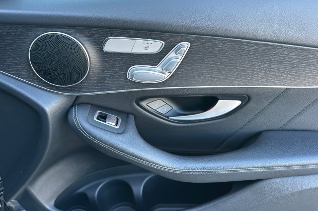 Used 2022 Mercedes-Benz GLC 300 4MATIC image 21