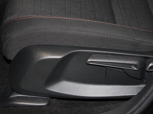 Used 2025 Honda HR-V Sport image 13