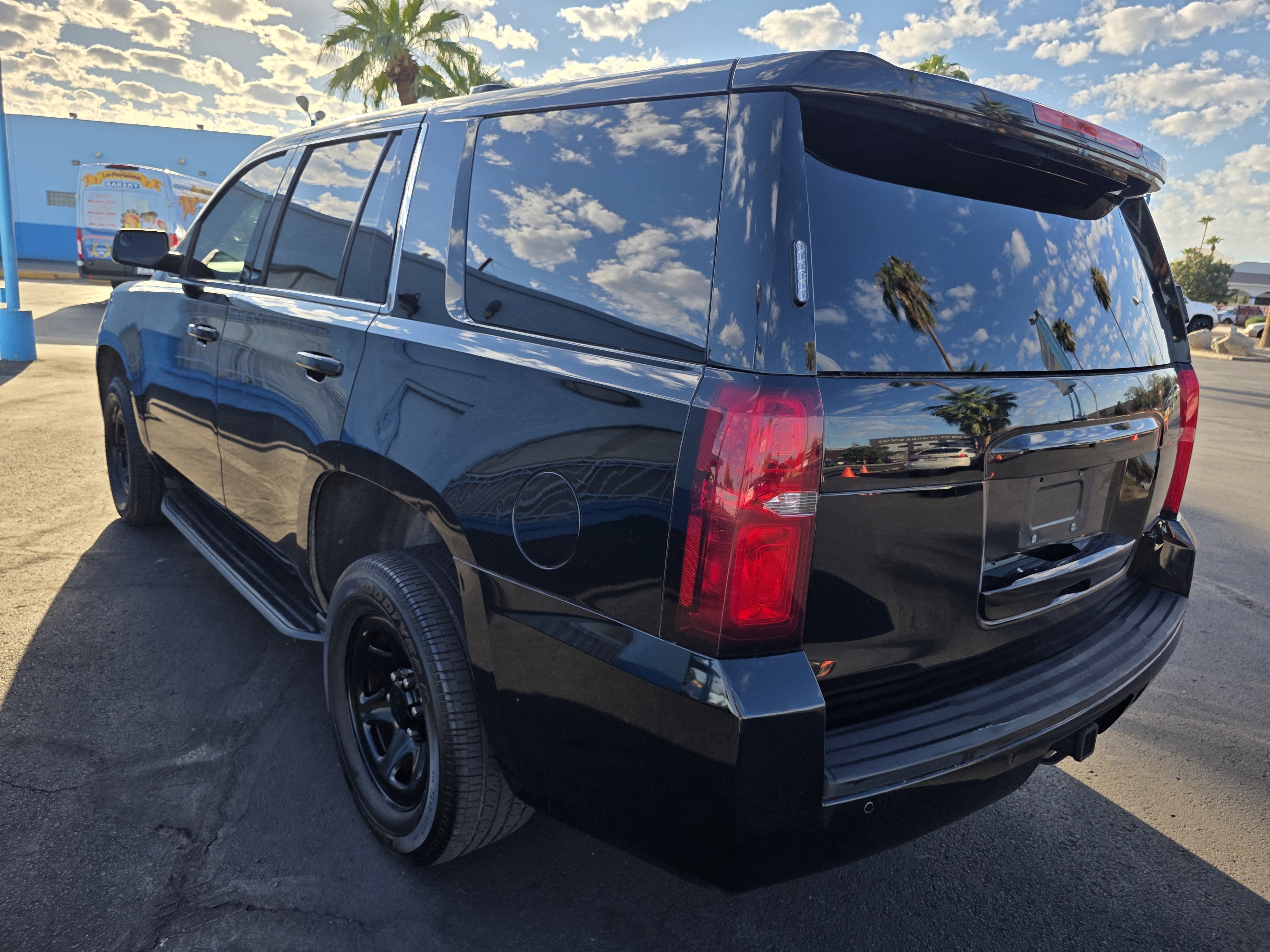 Used 2018 Chevrolet Tahoe 2WD w/ Remote Keyless Entry Package image 5