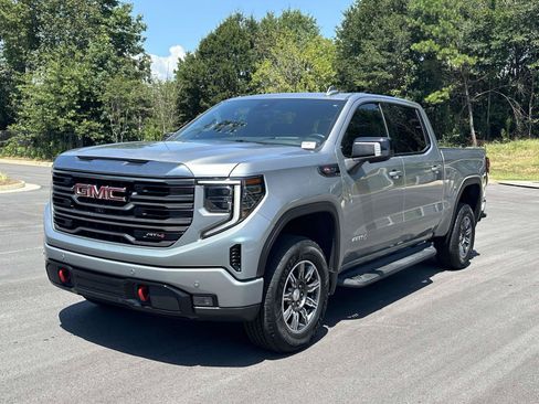 Used 2024 GMC Sierra 1500 AT4 w/ Technology Package AWD/4WD image 3