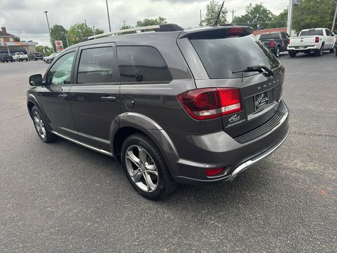 Used 2017 Dodge Journey Crossroad FWD image 7