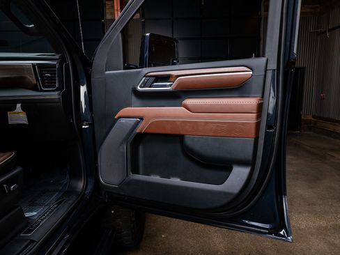 Used 2025 GMC Sierra 2500 Denali Ultimate image 37