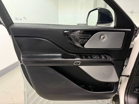 Used 2020 Lincoln Aviator Reserve w/ Equipment Group 201A AWD/4WD image 12