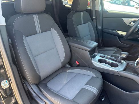Used 2025 Chevrolet Blazer LT FWD image 37