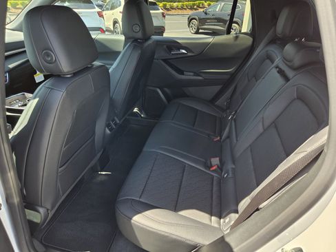 New 2026 Chevrolet Equinox LT w/ Convenience Package II FWD image 6