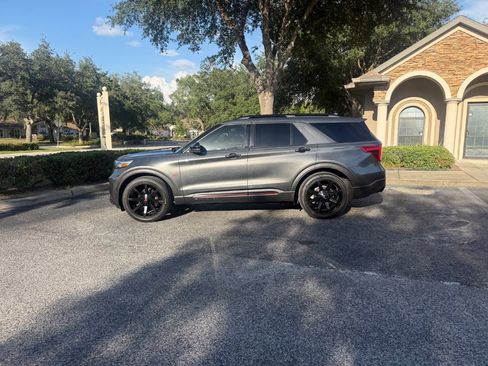 Used 2020 Ford Explorer ST w/ Premium Technology Package AWD/4WD image 11