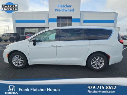 Used 2024 Chrysler Pacifica Touring-L