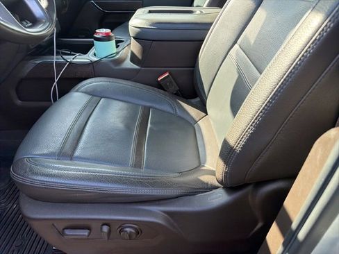 Used 2022 GMC Sierra 2500 Denali w/ Denali Ultimate Package image 9