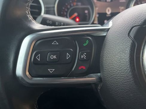 Used 2018 Jeep Wrangler Unlimited Sahara image 13