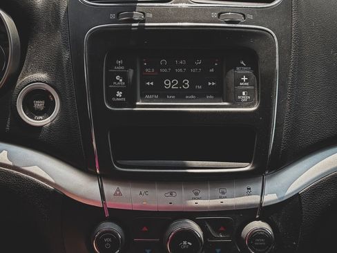 Used 2018 Dodge Journey SE w/ Blacktop Package FWD image 7