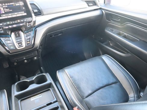 Used 2022 Honda Odyssey Elite image 32
