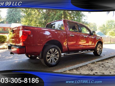 Used 2017 Nissan Titan SL image 9