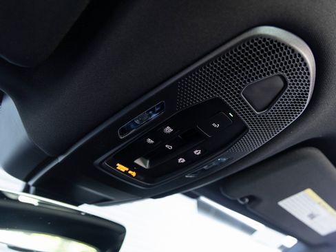 Used 2025 Porsche Panamera 4 image 20