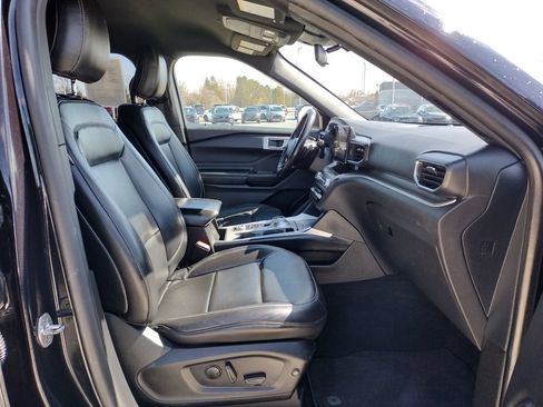 Used 2020 Ford Explorer XLT w/ Equipment Group 202A image 10
