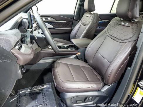 Used 2026 Ford Explorer Platinum w/ LUX Leather Package AWD/4WD image 10